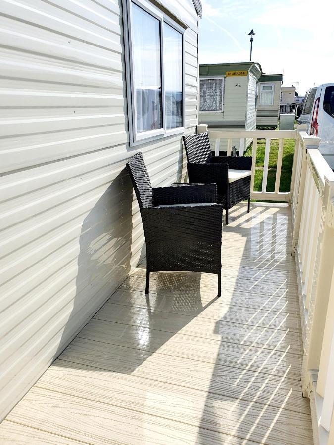 Premium Accommodation With Luxury Hot-Tub And Decking Area, Near Fantasy Island Инголдмелс Екстериор снимка