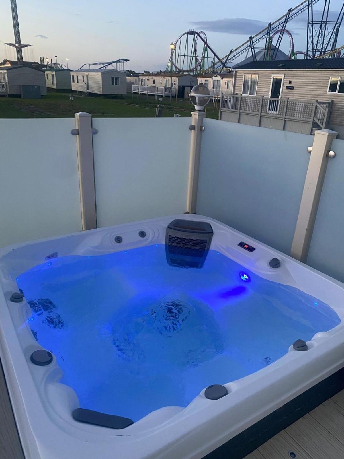 Premium Accommodation With Luxury Hot-Tub And Decking Area, Near Fantasy Island Инголдмелс Екстериор снимка